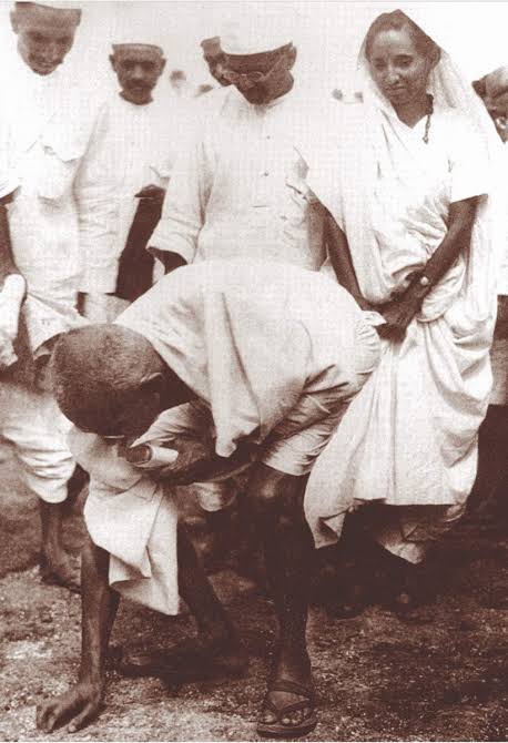 s-2 sb-10-Life of Mahatma Gandhiimg_no 102.jpg